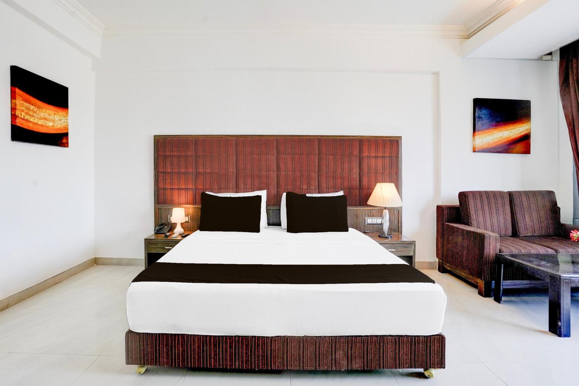 Hotel Bharuch Exterior photo